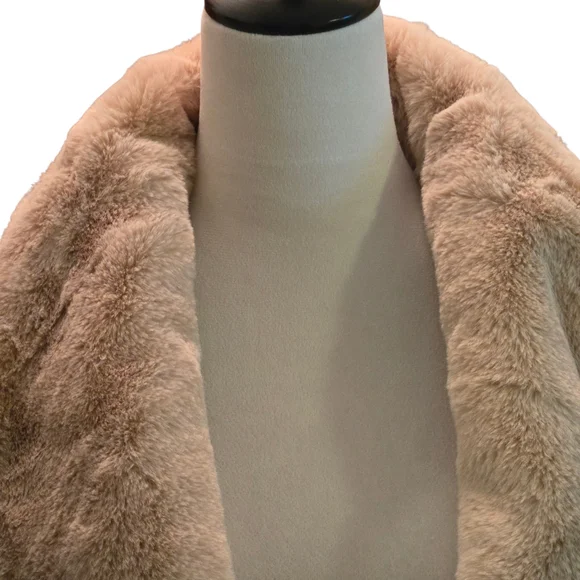 The Impeccable Pig Open Front Cream Faux Fur Vest Ultra Soft Women's S - Picture 2 of 15